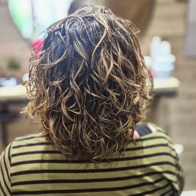 Na Curl on Curl: korter haar met gedefinieerde krullen.